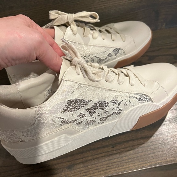 DV by Dolce Vita Harryson Helix Lace Sneaker 9 - Picture 3 of 9